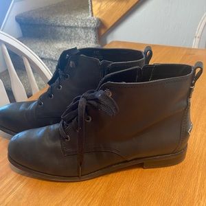 Sperry ankle boot, size 9.5, black